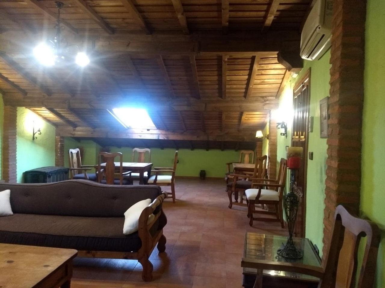 Hotel Villa De Berzocana Exterior photo